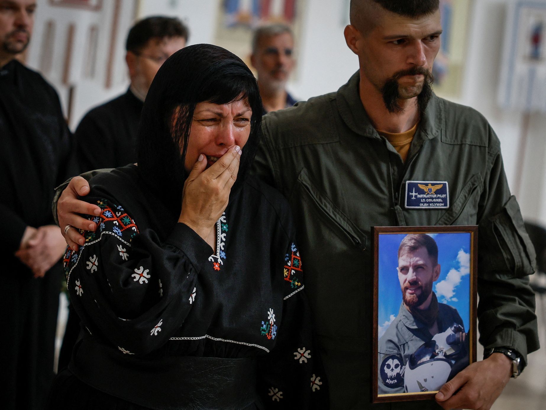 Ukrajinci se ve středu rozloučili s elitním armádním pilotem Andrijem Pilščykovem. Jeho stroj L-39 se srazil během tréninkového letu s jiným letounem nad Žitomyrem.