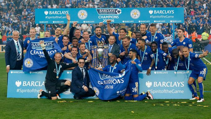 Leicester City slaví vítězství v Premier League.