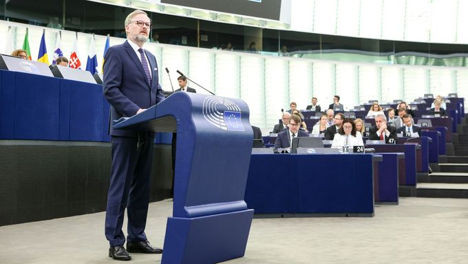 Premiér Petr Fiala (ODS) na plénu v Evropském parlamentu ve Štrasburku, když europoslancům představoval priority českého předsednictví.