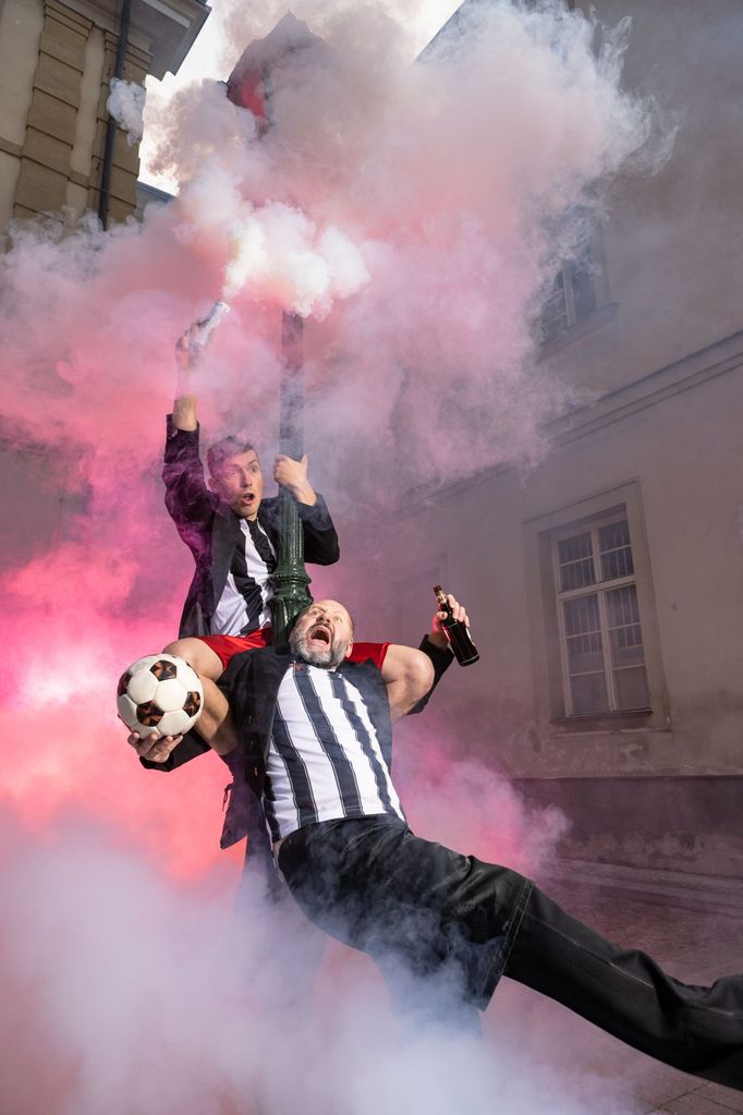 Jiří Černý a Samuel Finzi na vizuálu k inscenaci Sebeobviňování.