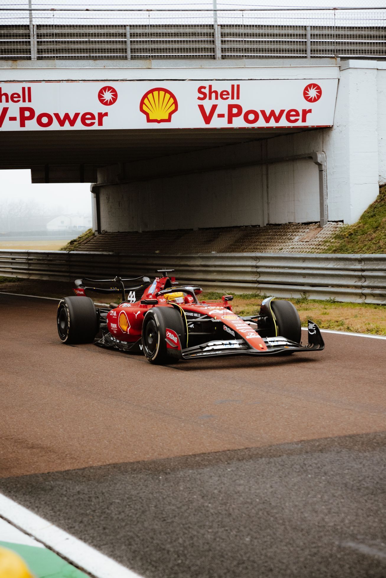 První jízda Lewise Hamiltona v monopostu Ferrari F-23