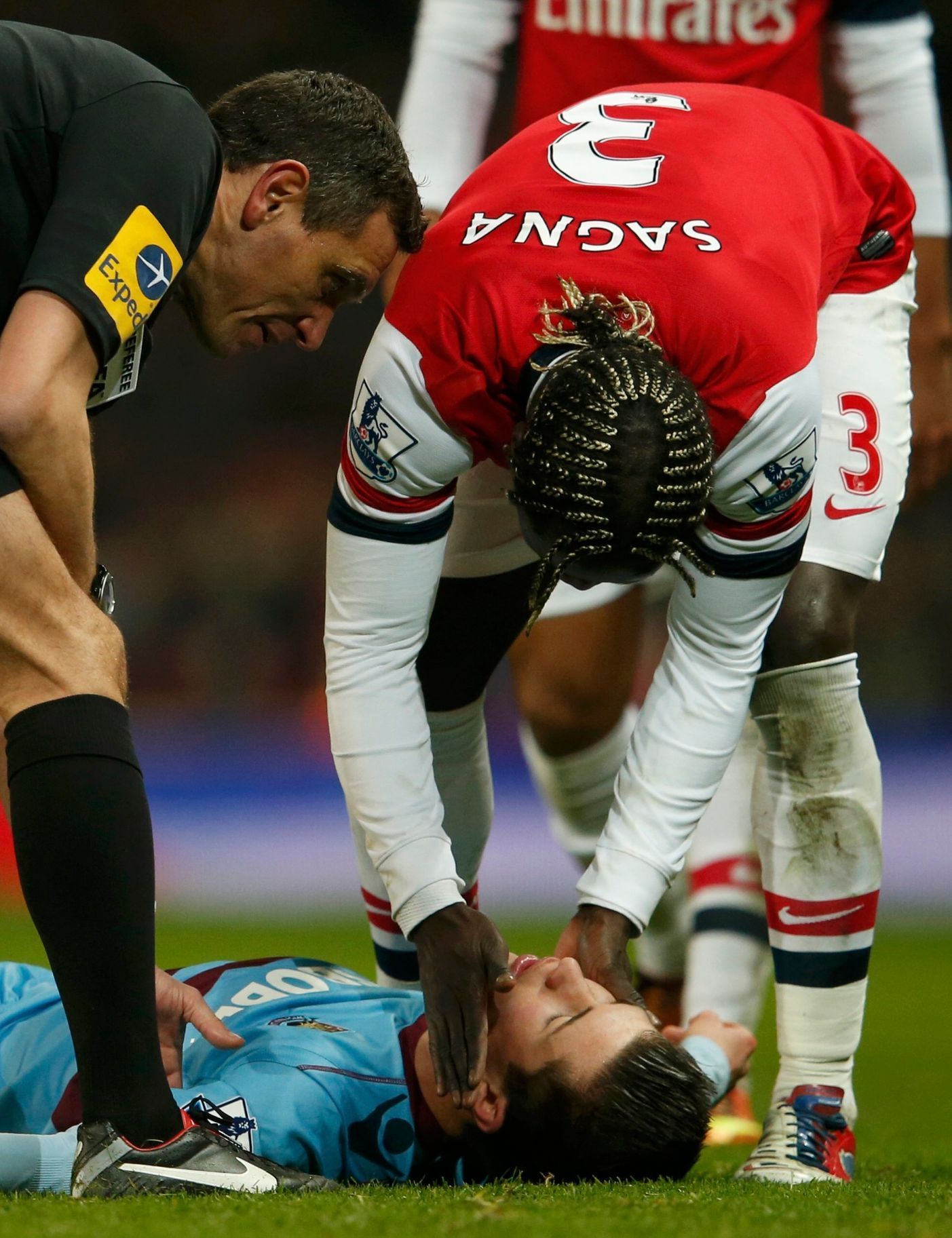 Premier League, Arsenal - West Ham:  Bacary Sagna - zraněný Daniel Potts