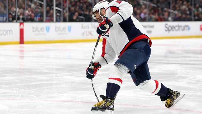 Gól Alexandra Ovečkina v zápase Washingtonu na ledě Rangers (5. 3. 2025)