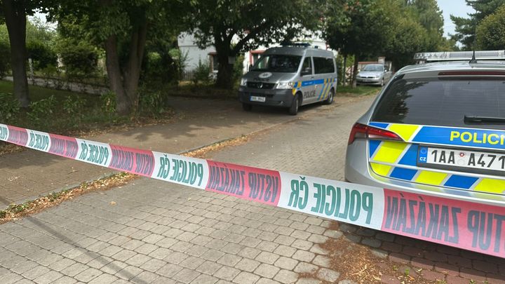 Dvě pobodané ženy. Policie řeší pokus o vraždu v Horních Počernicích; Zdroj foto: Policie ČR