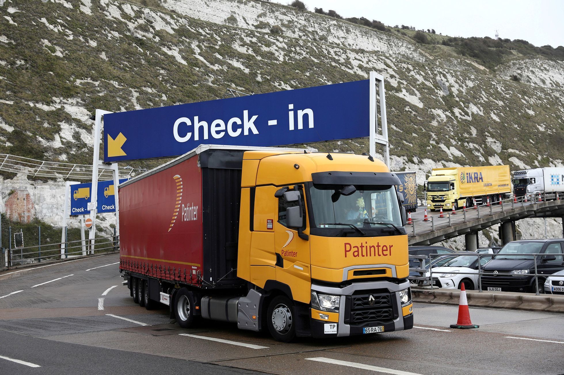 Británie - přístav Dover - kamiony