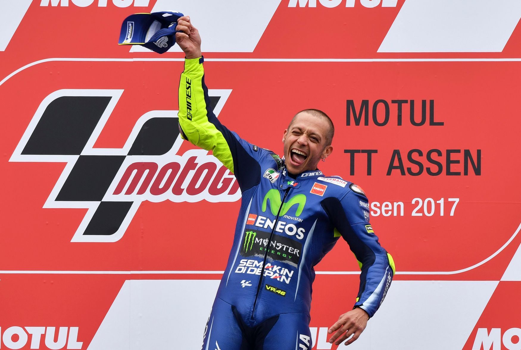 Valentino Rossi (Yamaha) slaví triumf v GP Nizozemska MotoGP 2017
