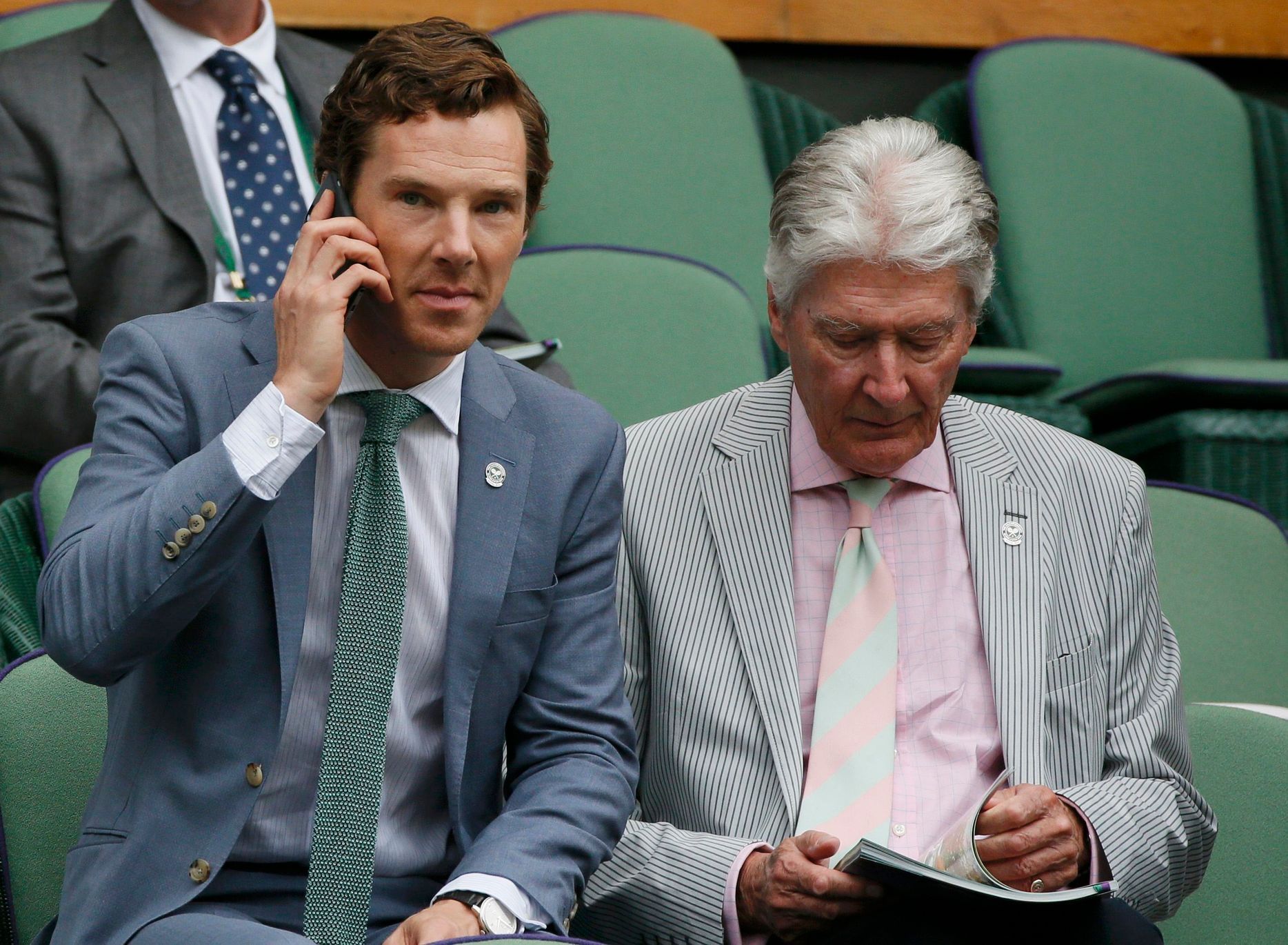 Wimbledon 2015: herec Benedict Cumberbatch (vlevo) a jeho otec Timothy