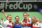 Češky jsou v semifinále Fed Cupu, Plíšková předvedla uragán, vítězný bod vydřela Strýcová