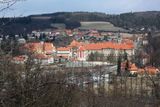 Plasy, městečko kolem bývalého cisterciáckého kláštera pětadvacet kilometrů severně od Plzně.