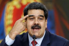 Maduro chce s USA jednat o zřízení "zájmových misí", velvyslanectví vyklidit nenechal