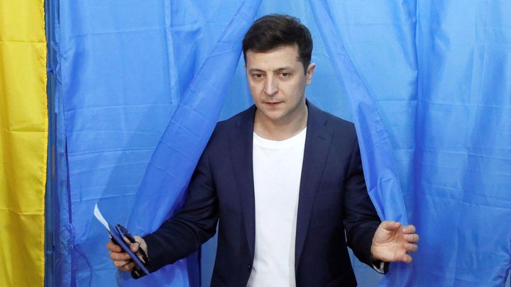 Zelenskyj oznámil, že rozpouští ukrajinský parlament. Ihned po inauguraci