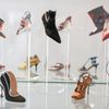 Manolo Blahnik vystavuje v Praze - výstava bot v Muzeu Kampa