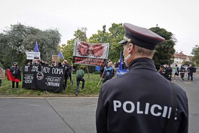 Návštěvu maďarského prezidenta Viktora Orbána v České republice doprovázely také protesty. Ústí nad Labem, 29. 9. 2021