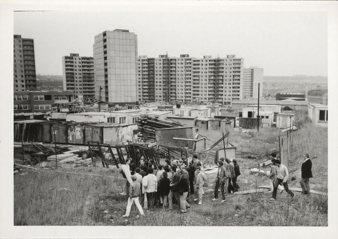 Exkurze architektů a projektantů na rozestavěné sídliště Lužiny foto: Ivo Oberstein, 1983, archiv autora