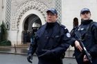 Francie uzavřela dvacet mešit kvůli islámskému radikalismu, následovat budou další