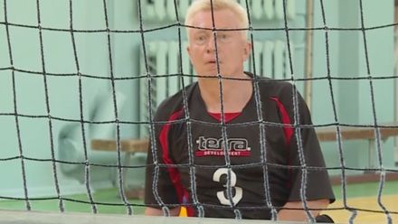 Šedesátiletý ukrajinský volejbalista se vrací do bojů paralympiády