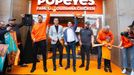 Otevření prvního amerického fastfoodového řetězce Popeyes v Česku, na Václavském náměstí, 3. 11. 2023.