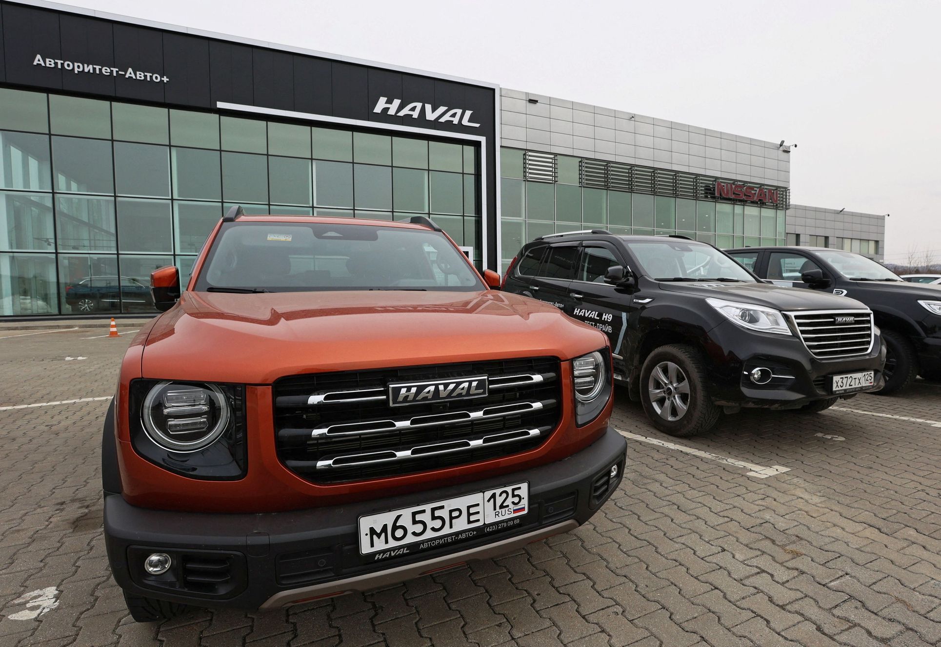 Haval cars are on display for sale in Artyom