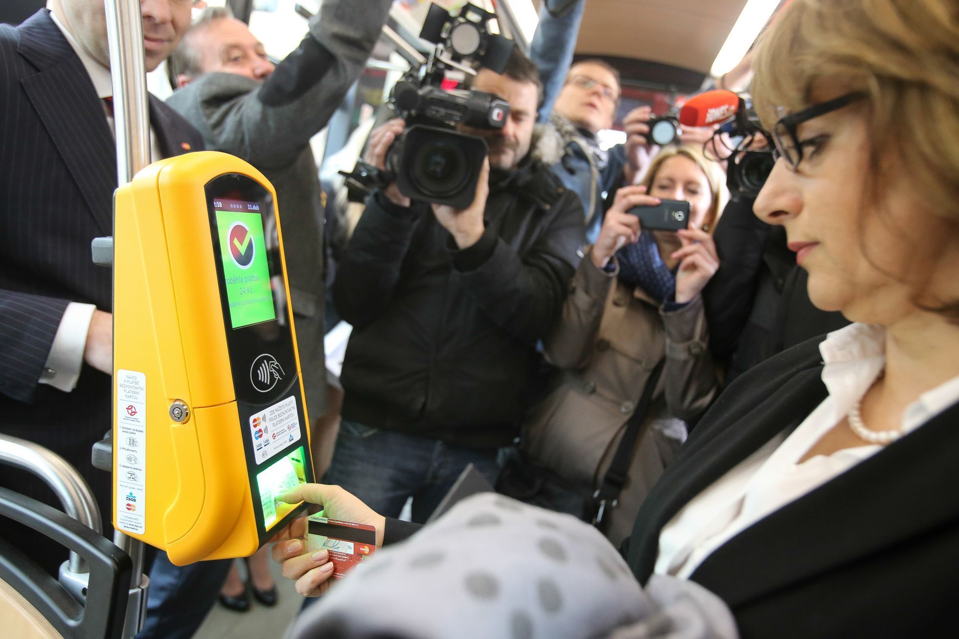 Zavedení bezkontaktní platby jízdného v pražských tram + otevření zrekonstruované tram tratě ve Vršovicích