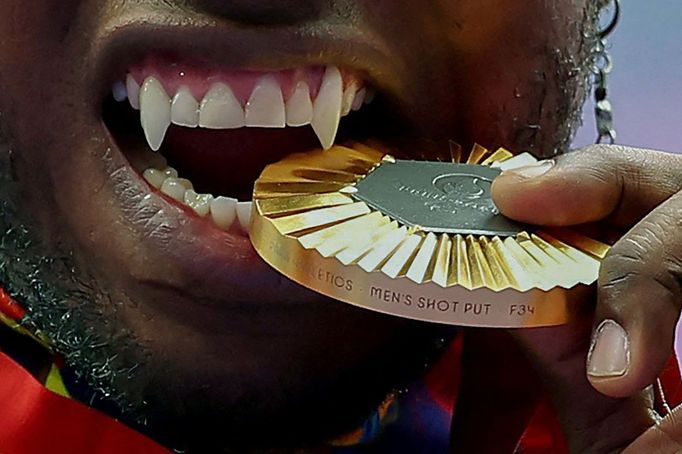 Paris 2024 Paralympics - Athletics - Men's Shot Put - F34 Final Victory Ceremony - Stade de France, Saint-Denis, France - September 7, 2024 Gold medallist Mauricio Valenc