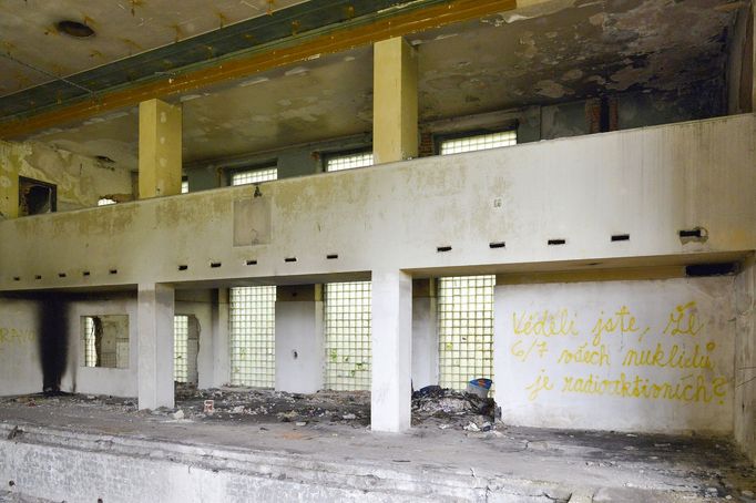 Vrbenského lázně v Ústí nad Labem. Snímek ze současnosti, kdy je objekt bývalých lázní uzavřený a chátrá.