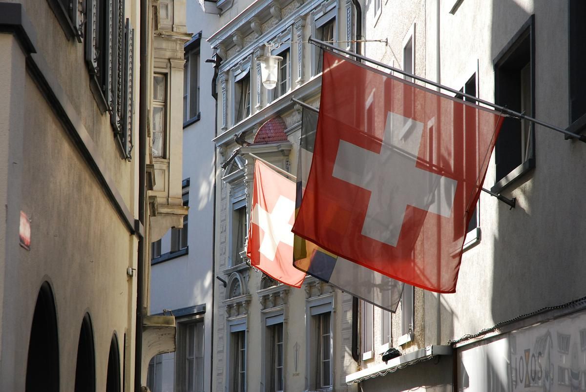 švýcarsko vlajka ulice