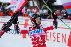 Hirscher oslavil v Adelbodenu osmé vítězství v obřím slalomu. Češi nestartovali