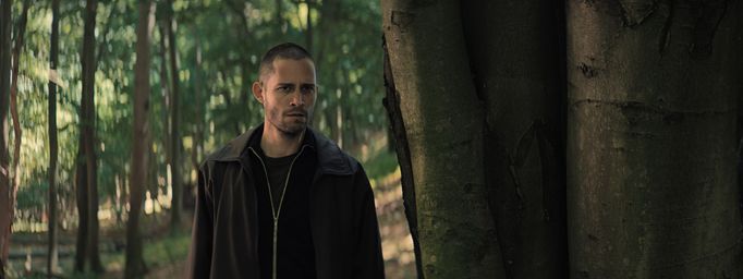 Michal Balcar jako Viktor.