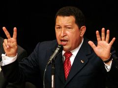 Chávez varuje USA před útokem na Írán. Sám usiluje o hospodářské sblížení mezi Venezuelou a Íránem.