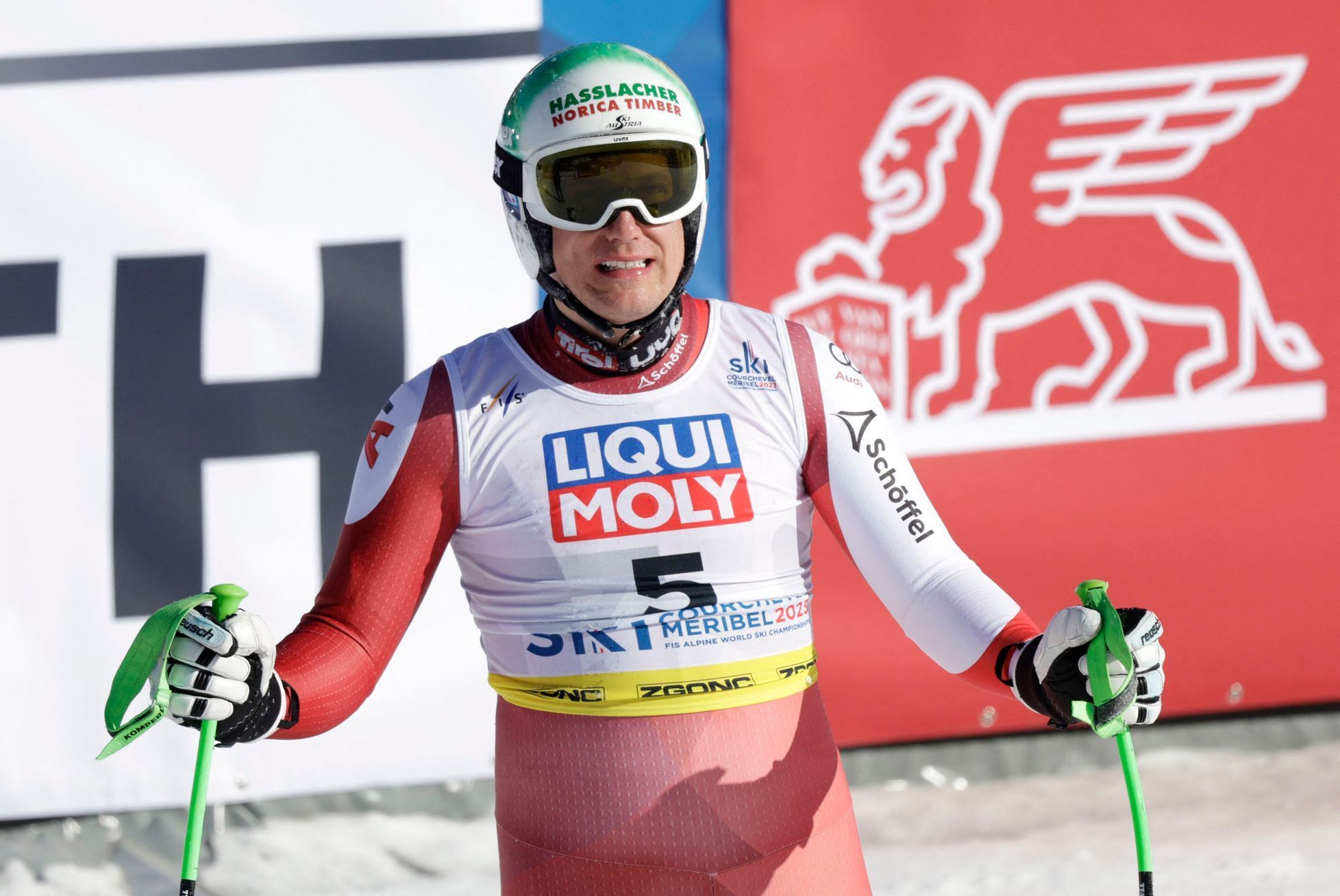 Otmar Striedinger v cíli sjezdu mužů na MS v alpském lyžování 2023