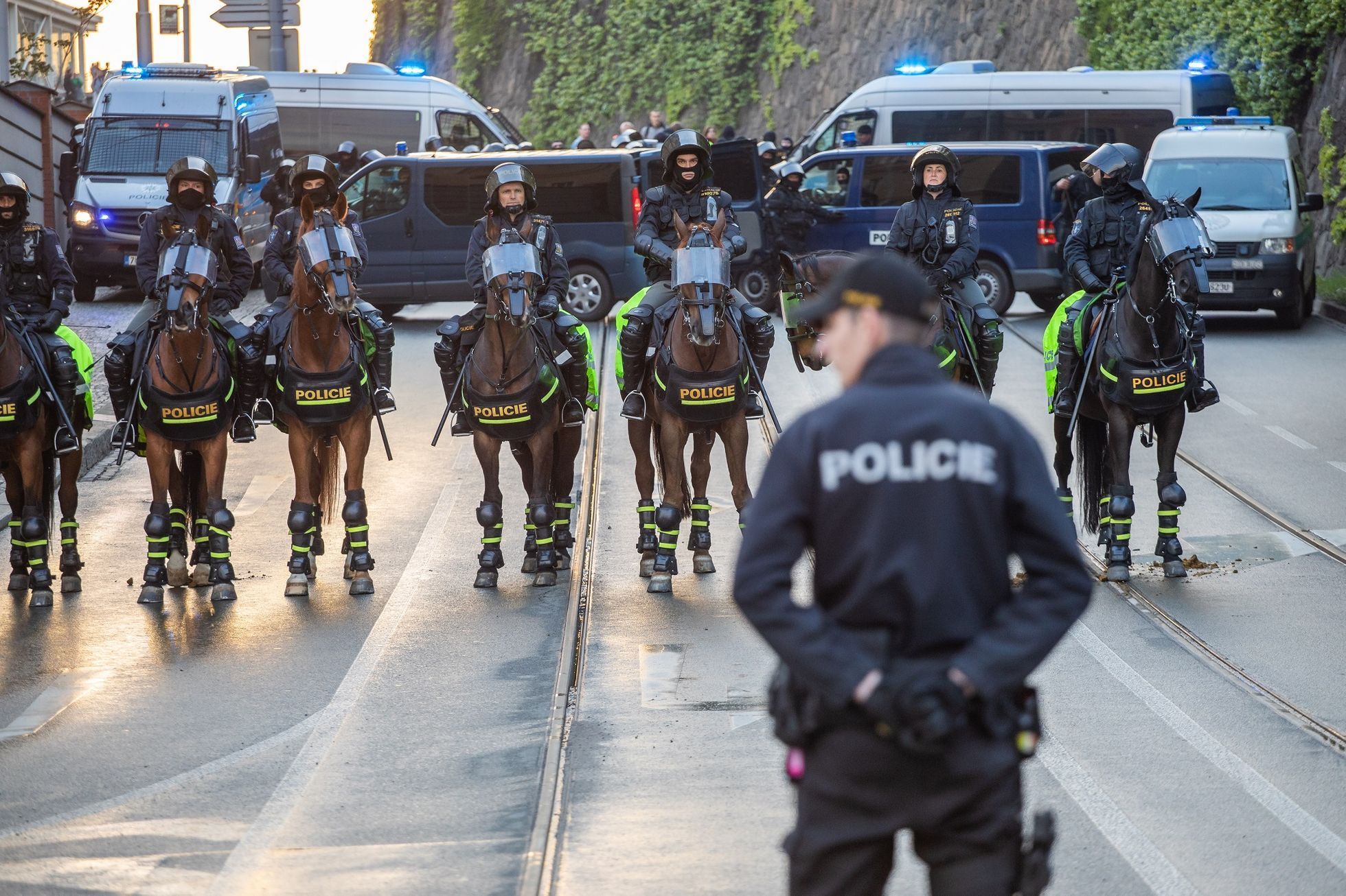 Těžkooděnci policie Brno průvod radikálové