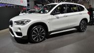 O 8 cm povyrostlo také BMW X1, které navíc s prodlouženým rozvorem pojí i plug-in hybridní variantu - to je opět něco, co v Česku v nabídce chybí.