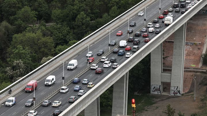 Emise z dopravy v Česku rostly téměř nejrychleji z celé EU. Slováci jsou mnohem lepší