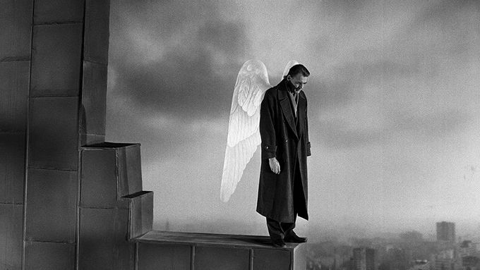 Nebe nad Berlínem vypráví alegorický příběh o andělovi, který se vzdává nesmrtelnosti.