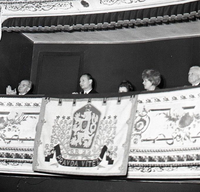 Spolu s Gustavem Husákem na Slovensku 30. 10. Období po srpnové okupaci v srpnu 1968. Fotografie ze života Alexandra Dubčeka