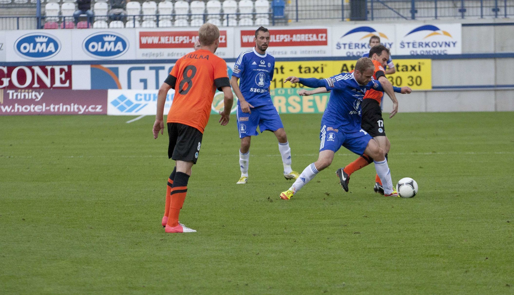Fotbalisté Sigmy Olomouc v utkání sedmého kola Gambrinus ligy 2012/13 se Slovanem Liberec.
