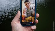 Majd Rimawi na fotografii v mobilním telefonu, která chlapce zachycuje, když slavil sedmé narozeniny (rok 2020). Je jedním z 96 dětí, které se narodily díky metodám umělého oplodnění a jejich palestinští otcové jsou v izraelském vězení.