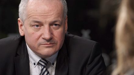 Prymula: Můžeme nařídit povinné nošení roušek, školy zůstanou zavřené minimálně měsíc
