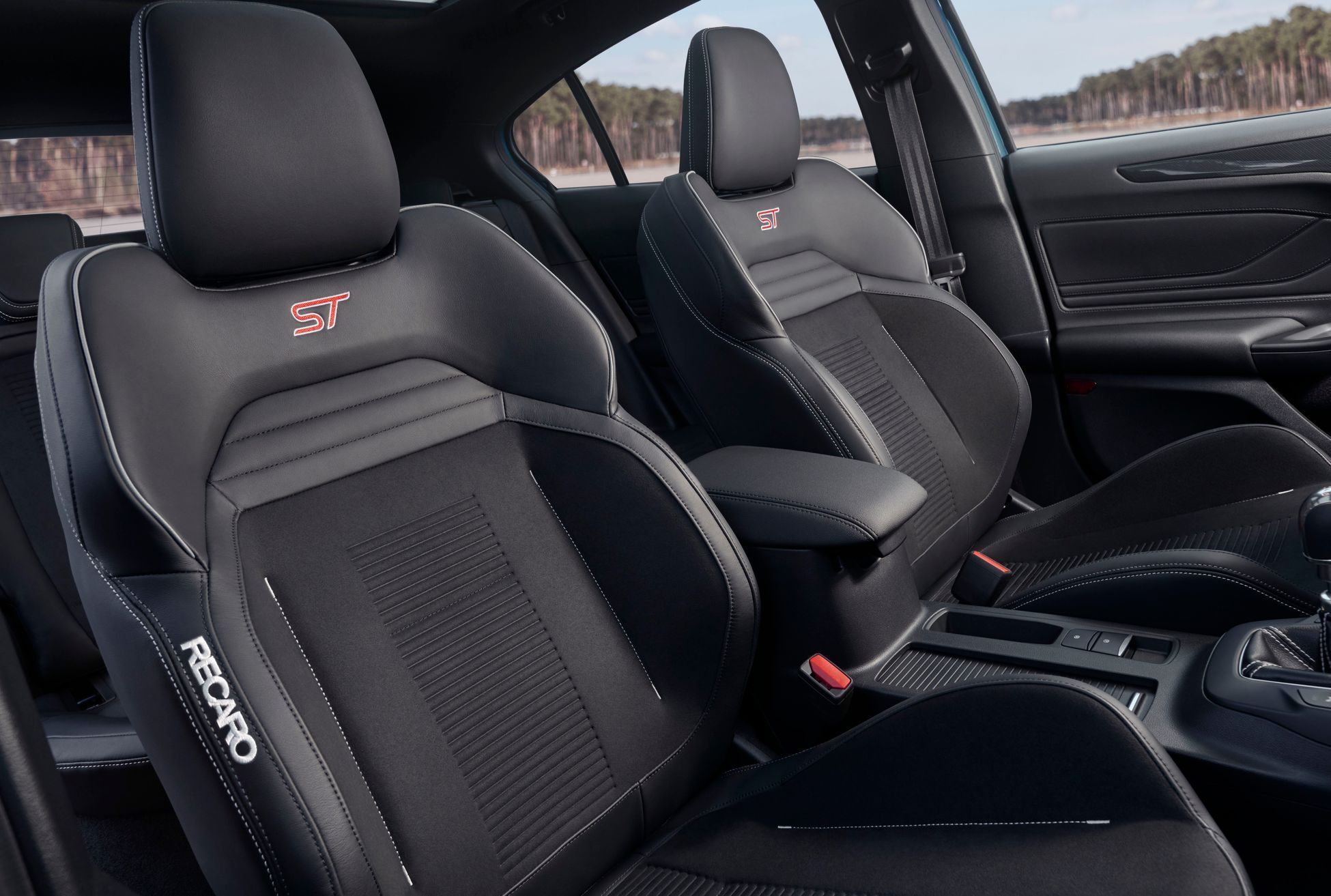 sedačky Recaro