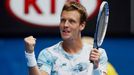 Tomáš Berdych při vítězném čtvrtfinále Australian Open s Rafaelem Nadalem.