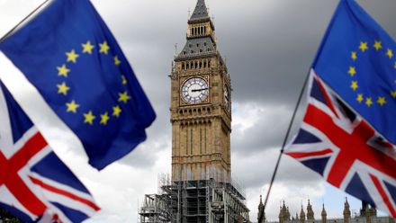 Tvrdý brexit je teď pravděpodobnější než kdy jindy, dohoda vázne, upozorňuje Chmelař