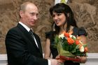 Nedistancovala se od Putina. Nětrebková zřejmě navždy končí v Metropolitní opeře