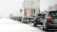 Německo-sníh-počasí-námraza-dálnice-kolona-ledovka