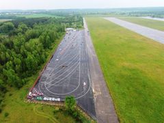 Experti společnosti Valeo testují mnoho nových prvků pro budoucí auta v uzavřeném areálu bývalého letiště v Milovicích.
