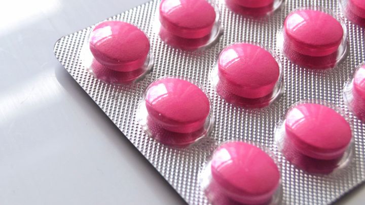 Naděje v boji s covidem-19. Ibuprofen může dostat pacienty z ventilátorů, věří vědci