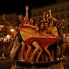 Fanoušci oslavují výhru Španělska na MS (Madrid)