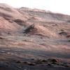 Curiosity už se na Marsu rozkoukala a poslala další snímky