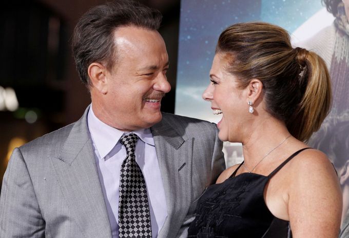 Tom Hanks a jeho manželka Rita Wilsonová na premiéře filmu Atlas mraků v roce 2012