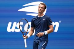 Trojitá česká smůla: Vondroušová čtvrtfinále skrečovala, Lehečka i Krejčíková padli