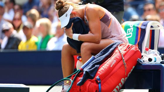 Beatriz Haddadová Maiaová v utkání proti Karolíně Muchové.